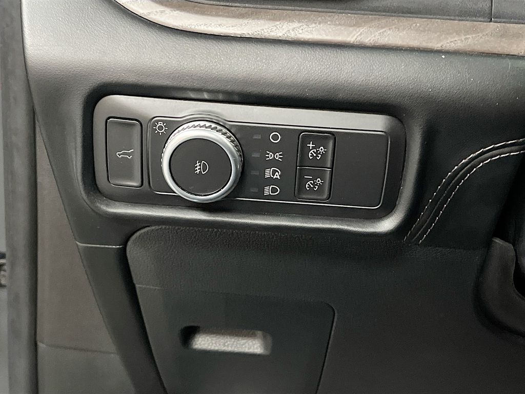 Used 2022 Blue Metallic Ford Platinum image 10