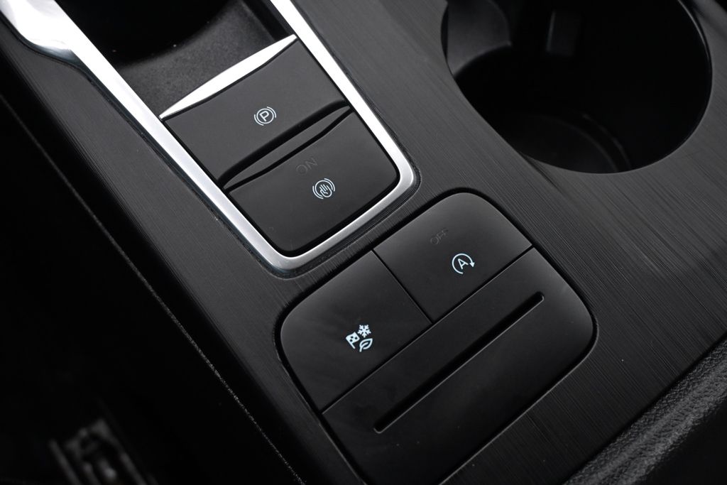 Used 2020 Black Ford SEL image 34