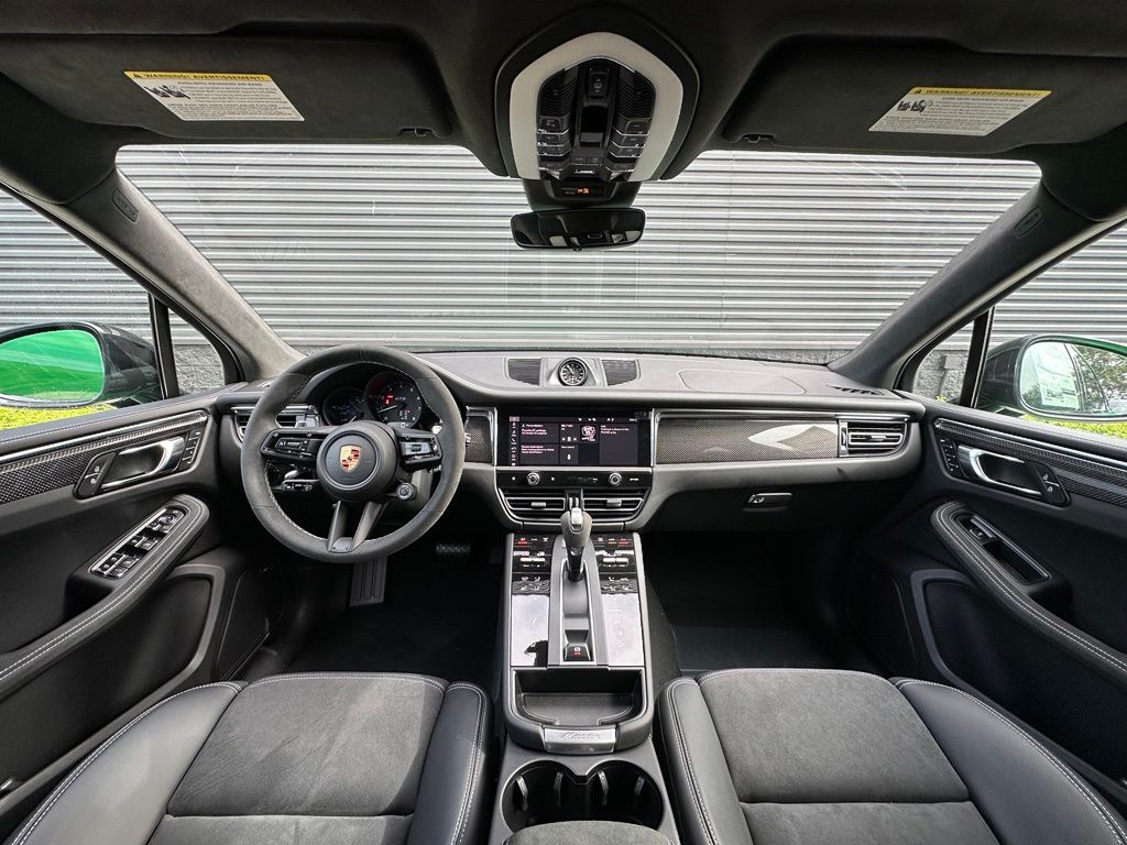 Thumbnail: 2026 Porsche Macan - 6