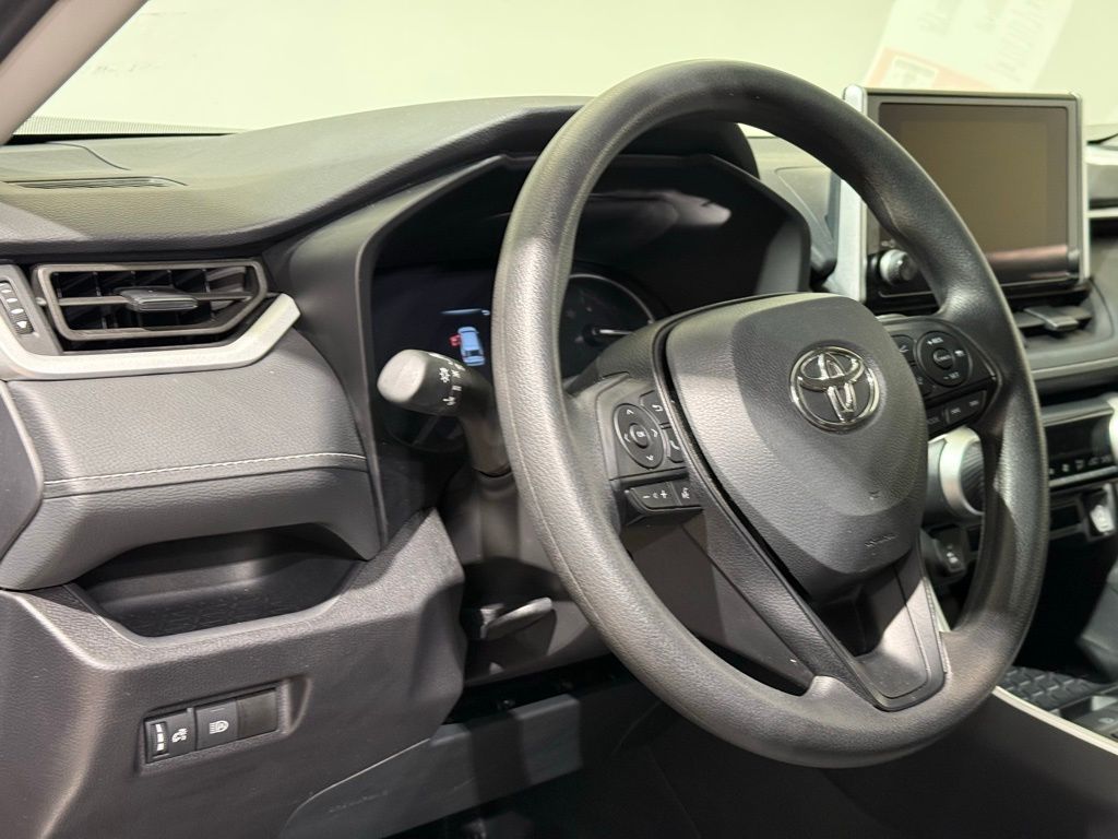 Thumbnail: 2025 Toyota RAV4 - 17