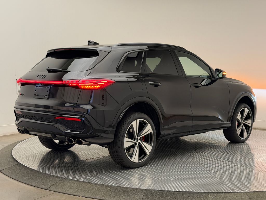 Thumbnail: 2026 Audi SQ5 - 11