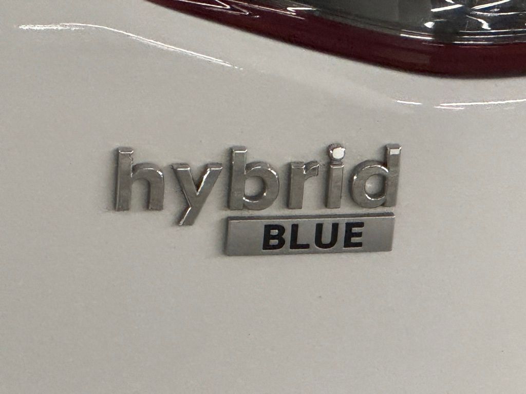 2017 Hyundai Ioniq Hybrid Blue 33