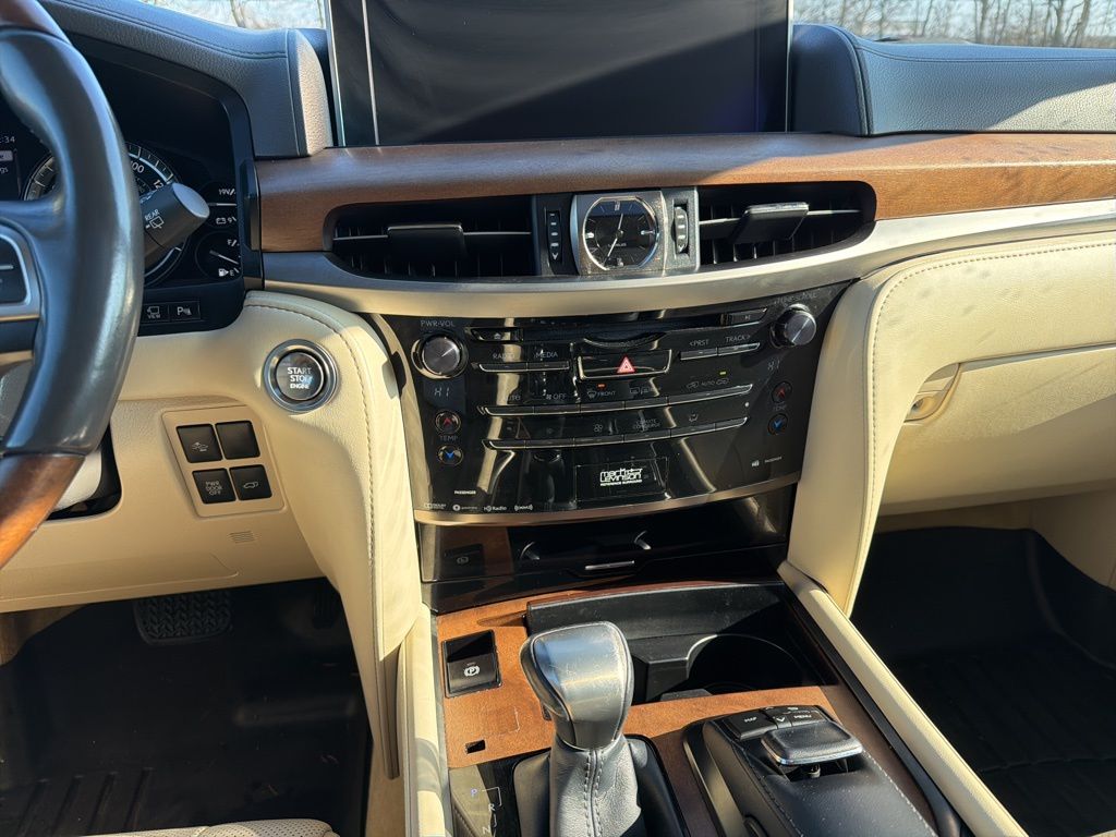 Thumbnail: 2020 Lexus LX - 16