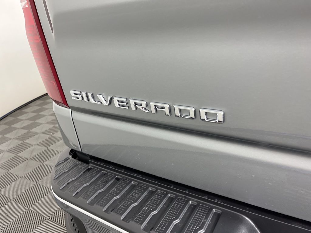 Thumbnail: 2026 Chevrolet Silverado 1500 - 19