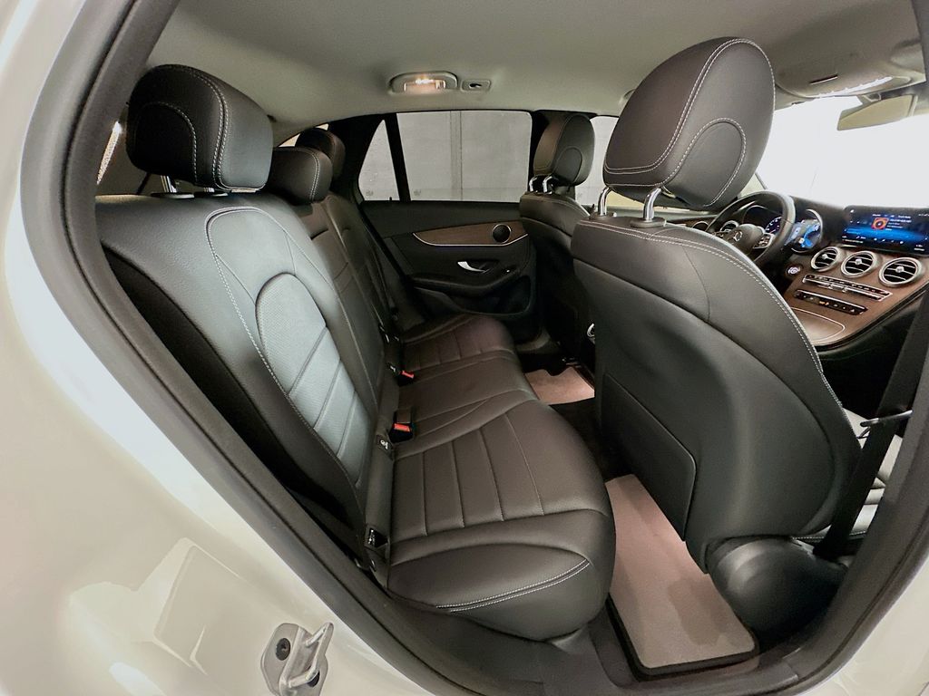 Thumbnail: 2022 Mercedes-Benz GLC - 26