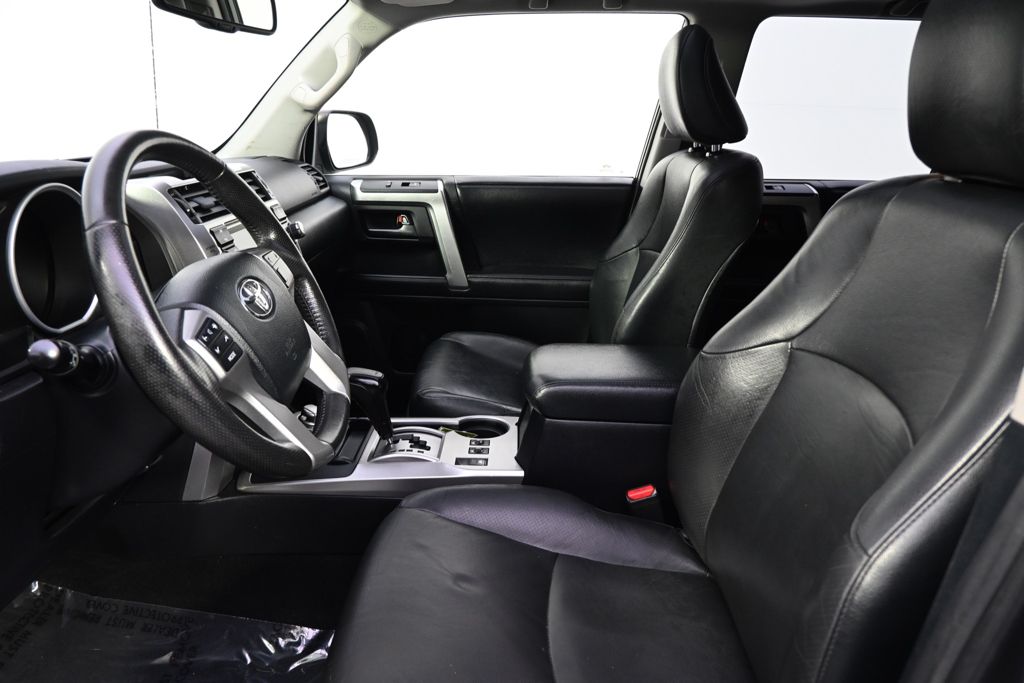 Used 2013  Toyota Limited image 13