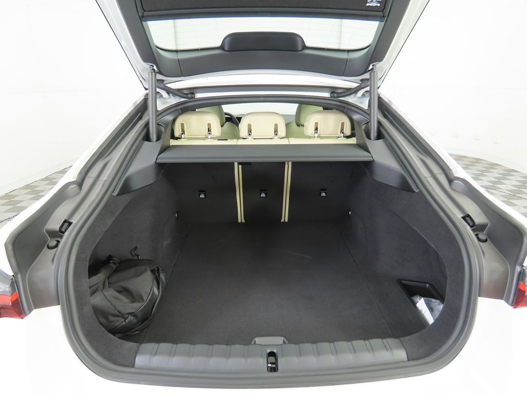 2025 BMW i4 xDrive40 29