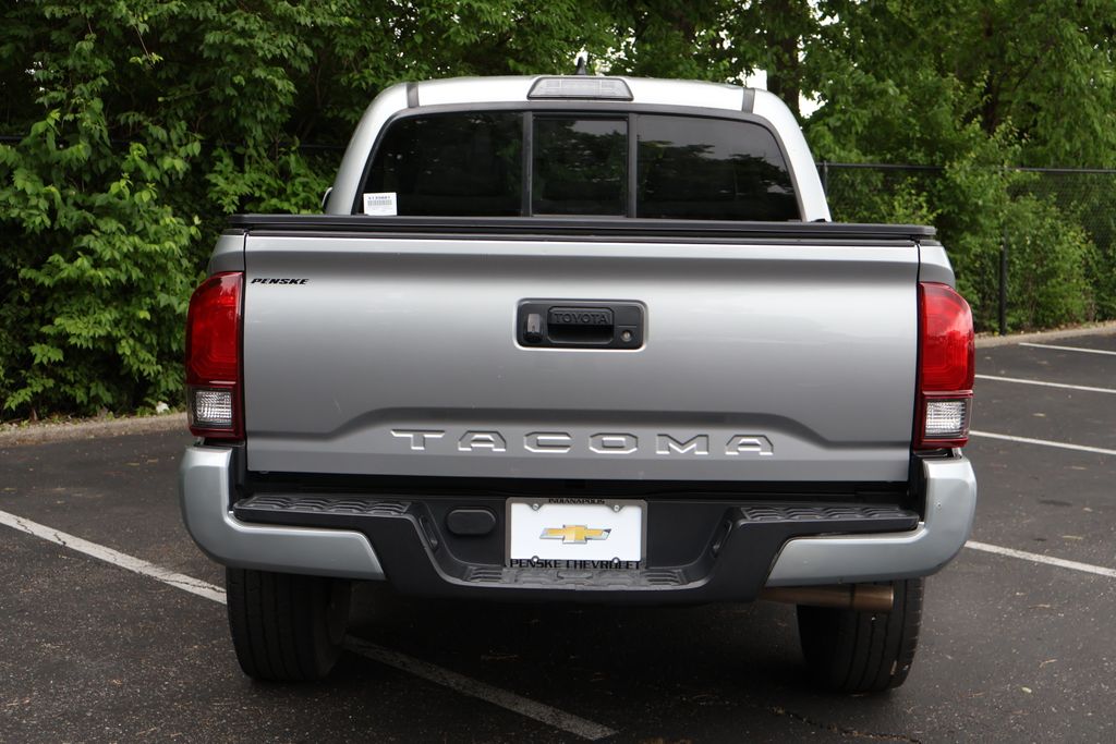 Thumbnail: 2019 Toyota Tacoma - 6