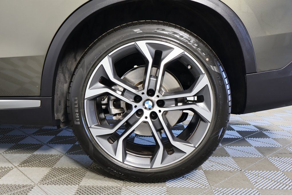 Thumbnail: 2023 BMW X5 - 16