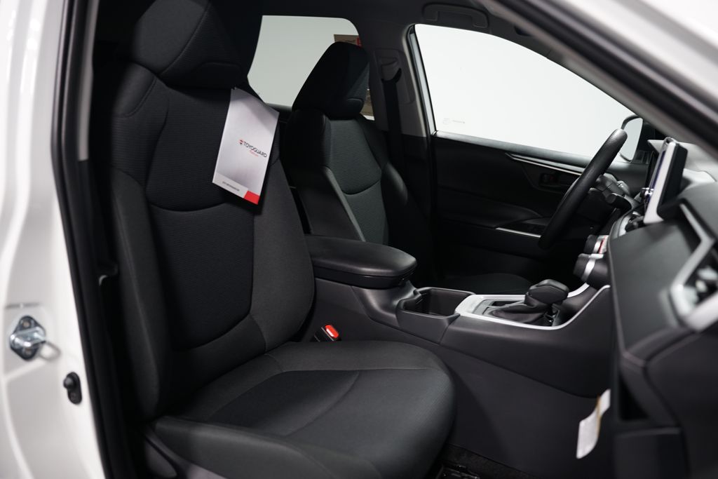 Thumbnail: 2025 Toyota RAV4 - 26