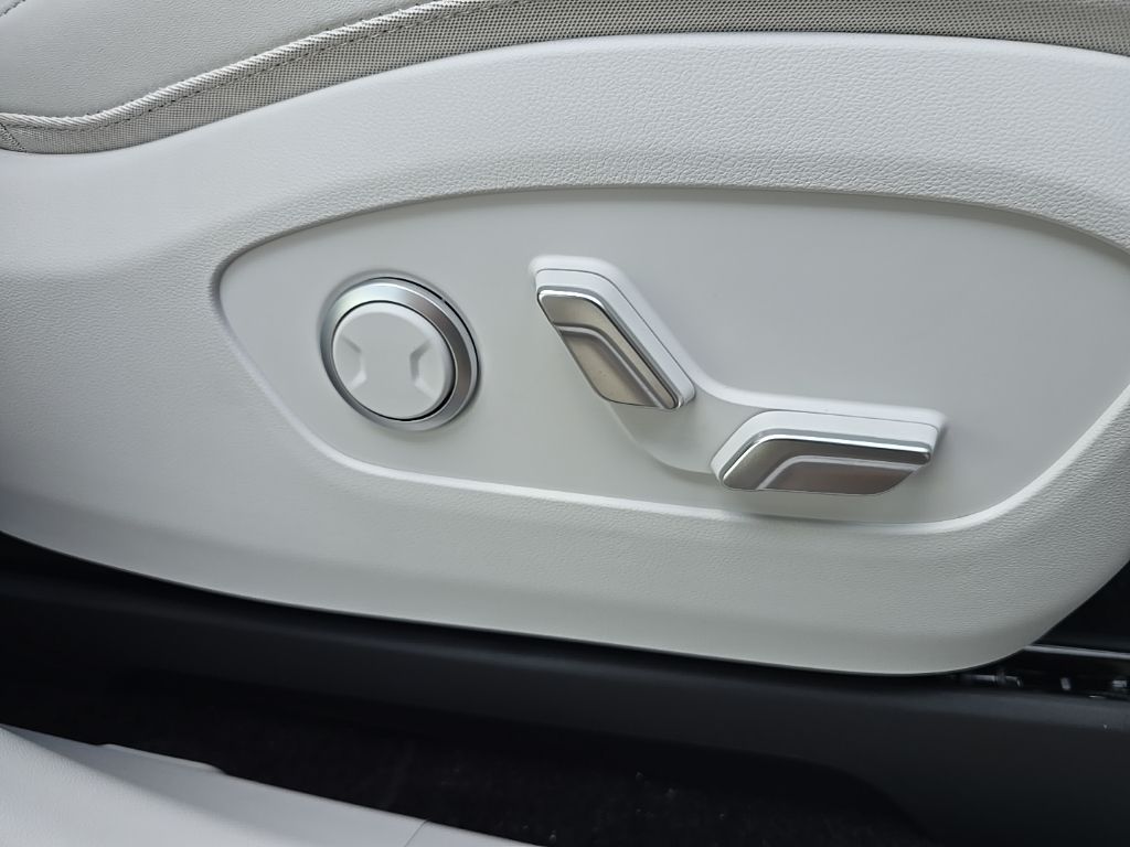 Thumbnail: 2026 Hyundai Ioniq - 21