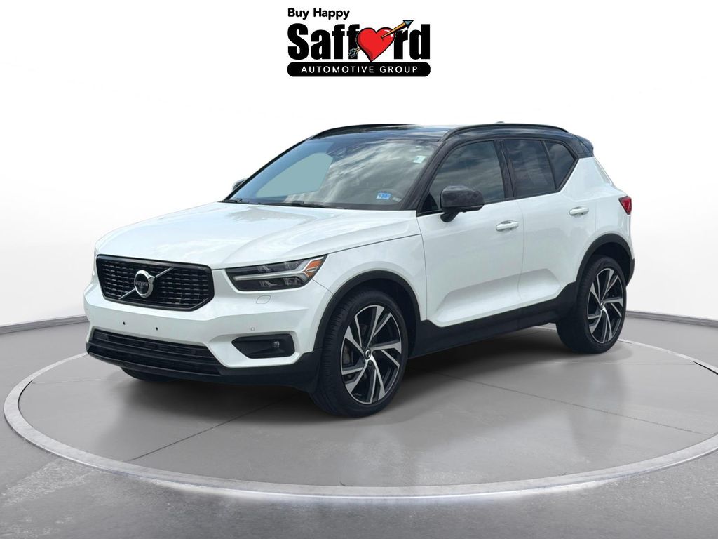 2020 Volvo XC40 R-Design