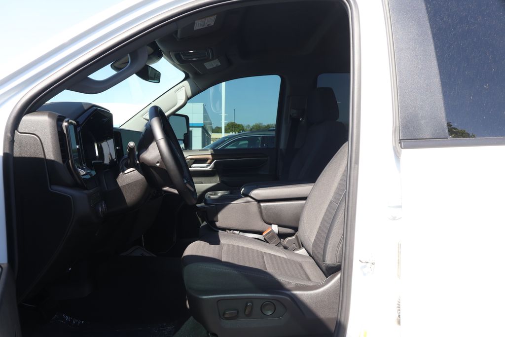 Thumbnail: 2024 Chevrolet Silverado 2500 - 12