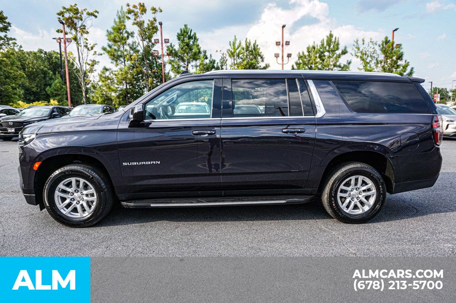 2024 Chevrolet Suburban LT photo 6