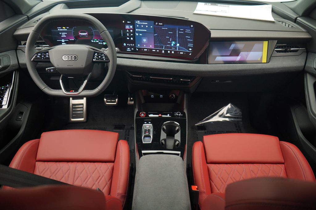 2025 Audi e-tron Premium 8