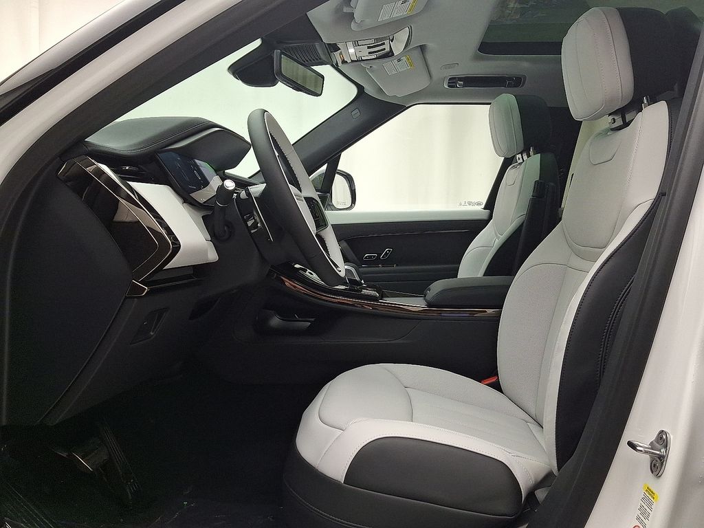 Thumbnail: 2026 Land Rover Range Rover Sport - 10