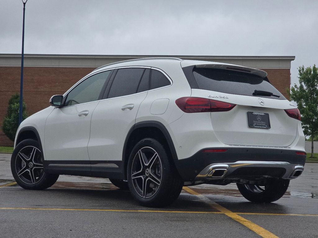 New 2026 White Mercedes-Benz GLA 250 image 14