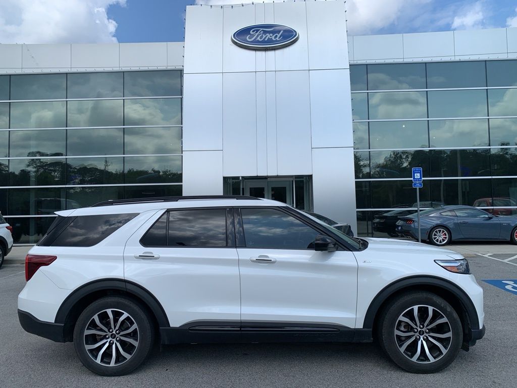 2023 Ford Explorer ST-Line