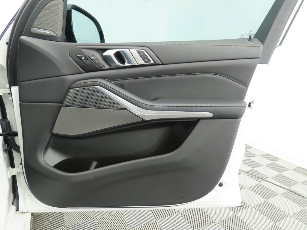 Thumbnail: 2023 BMW X5 - 26