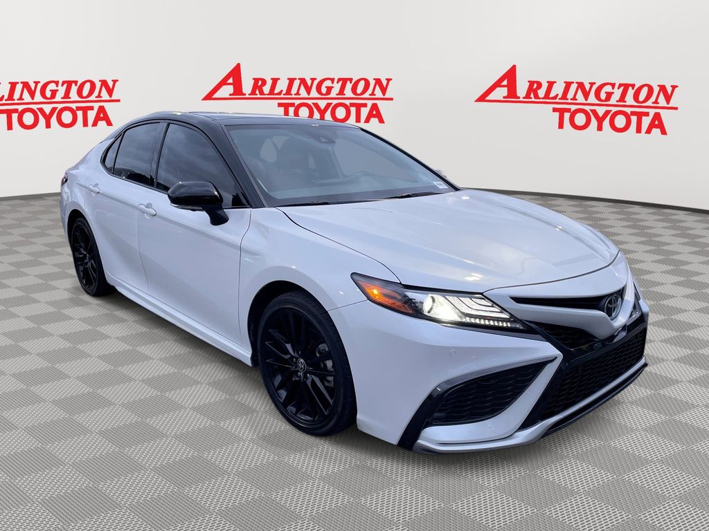 2024 Toyota Camry XSE's photo