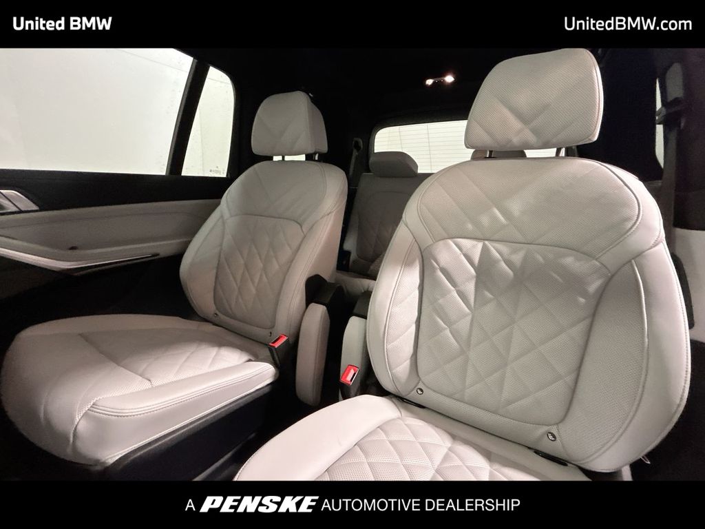 2026 BMW X7 xDrive40i 21