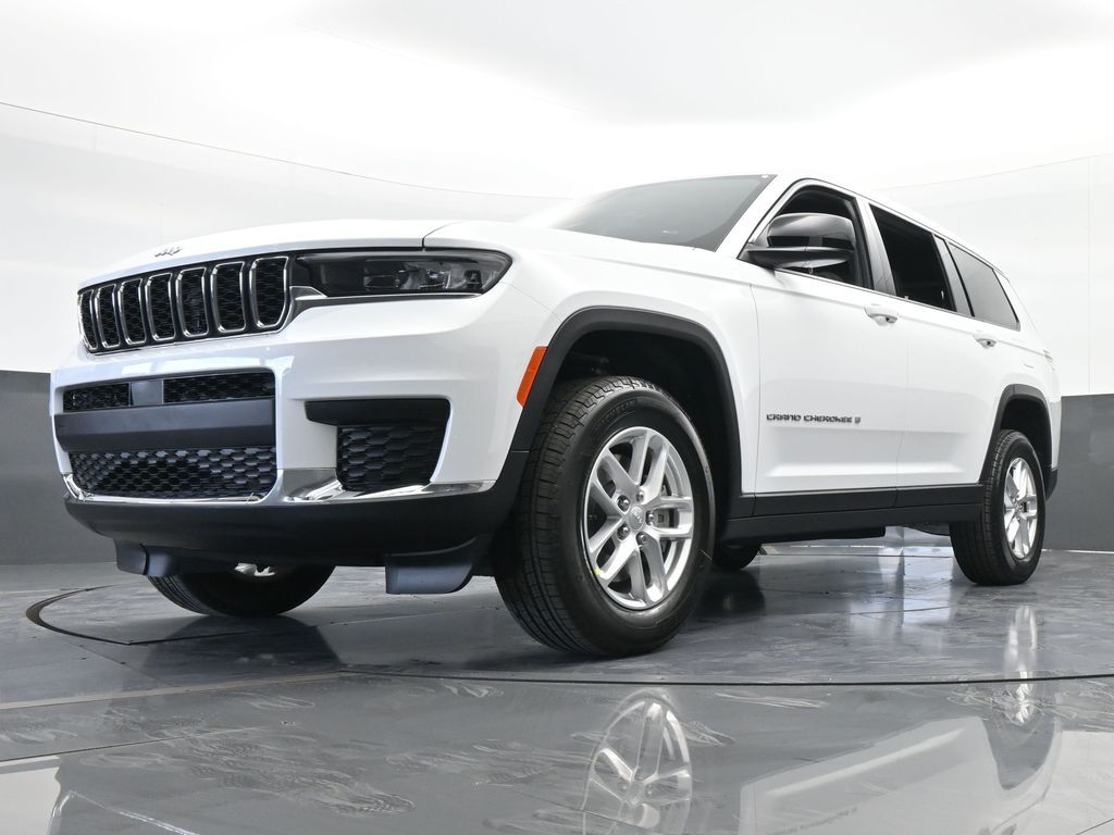 Used 2025 Bright White Clearcoat Jeep Laredo image 44