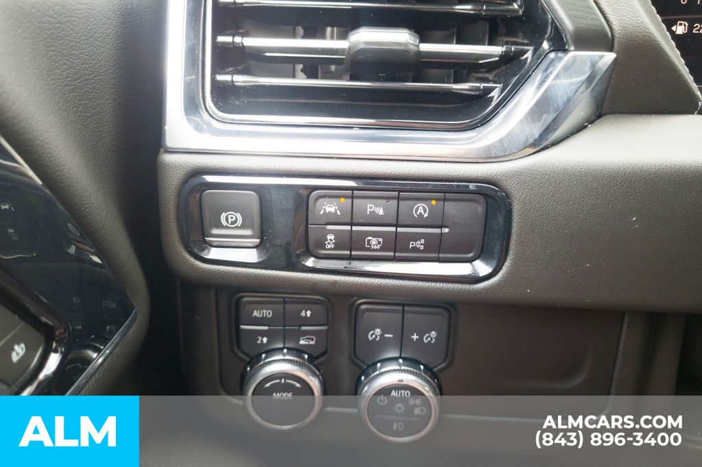 Used 2025 White GMC Denali image 34