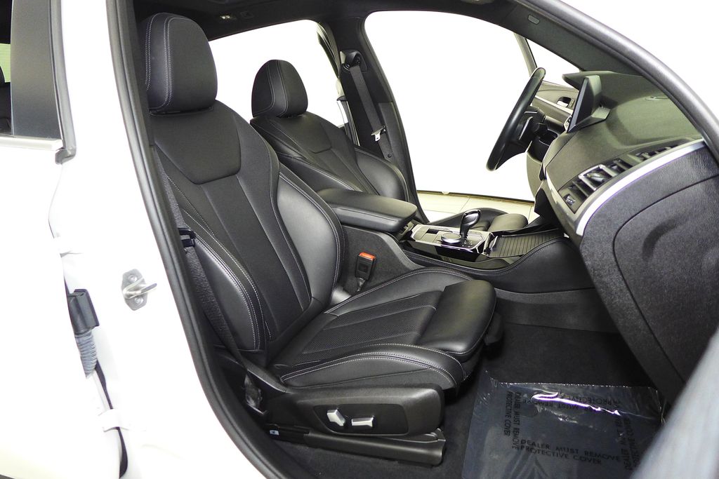 Thumbnail: 2022 BMW X4 - 19