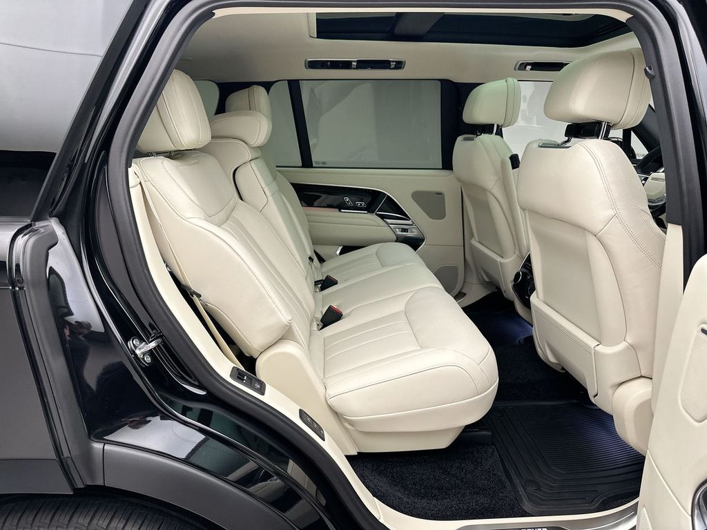 Thumbnail: 2025 Land Rover Range Rover - 12