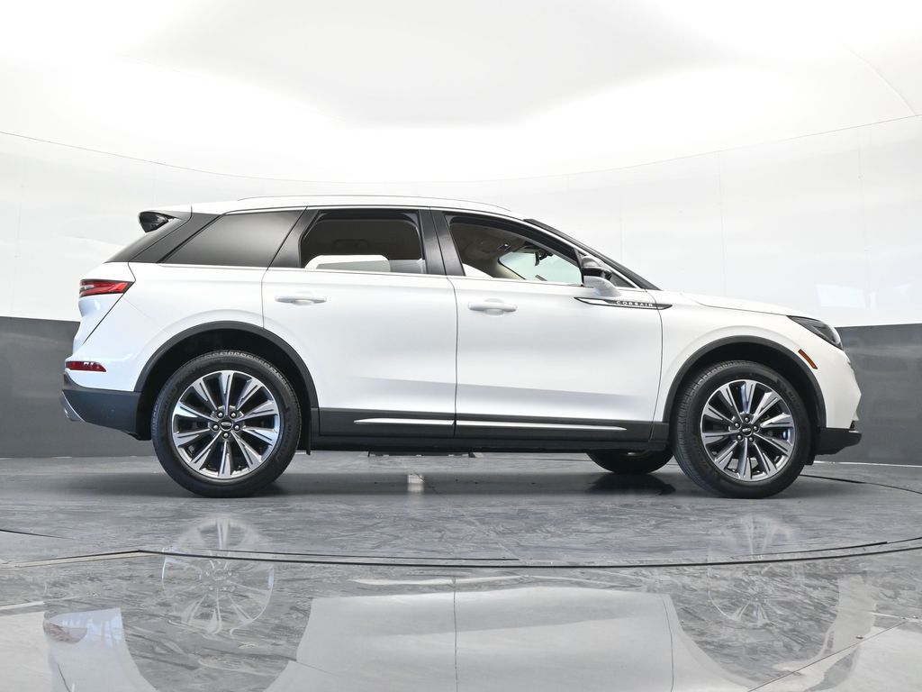 Used 2022 White Metallic Lincoln Reserve image 67