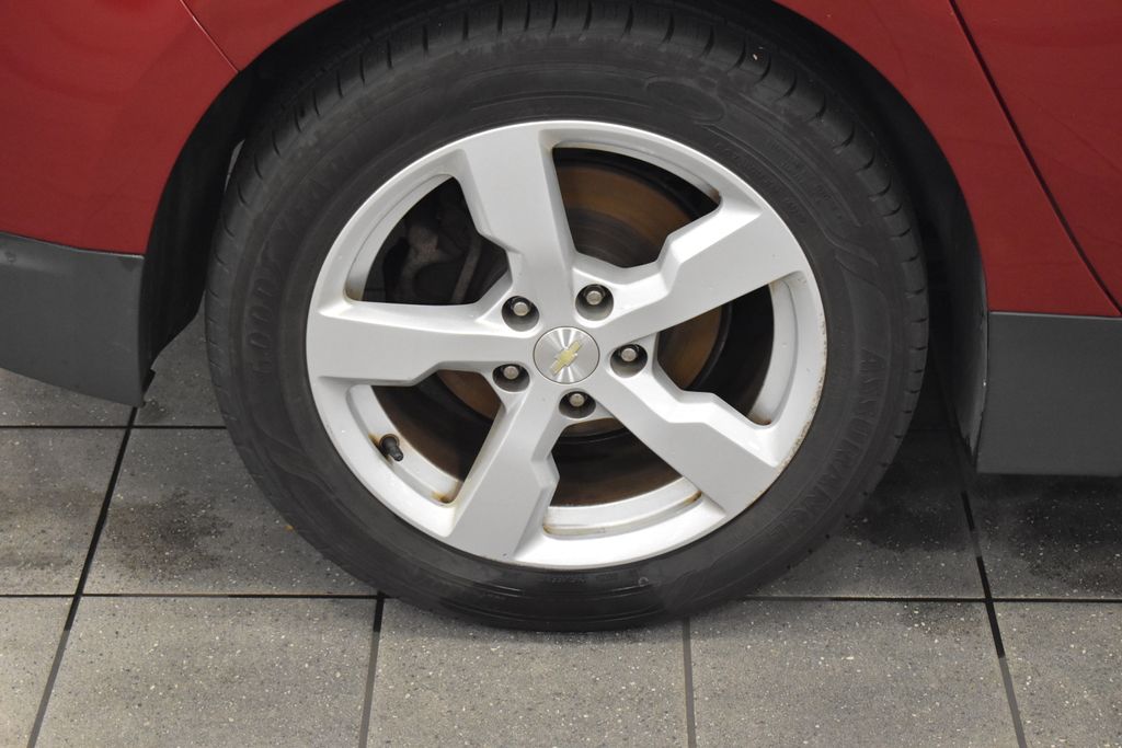 Thumbnail: 2014 Chevrolet Volt - 11