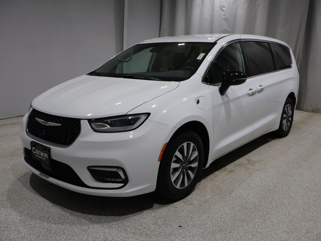 View vehicle photo 6