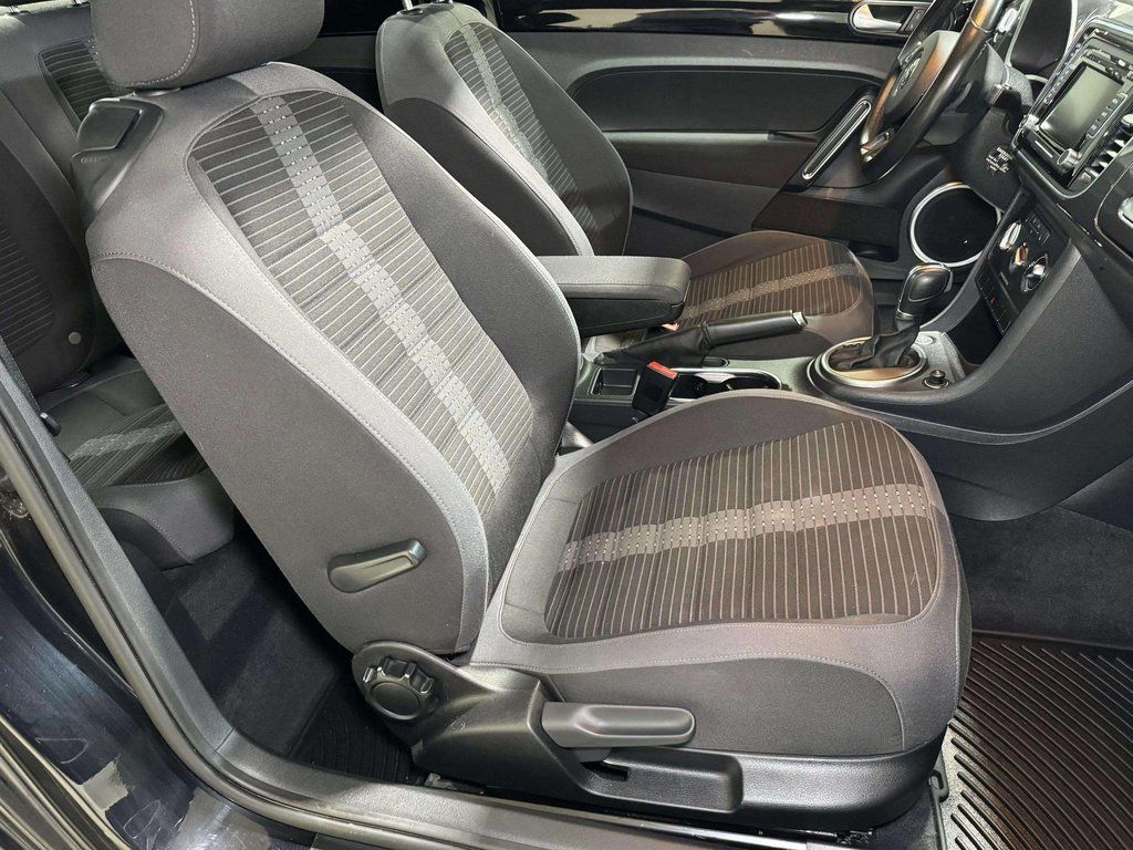 Used 2012 Black Uni Volkswagen 2.0 TSi image 25