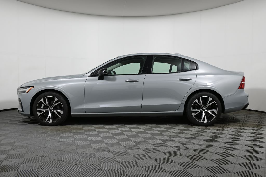 Thumbnail: 2025 Volvo S60 - 2
