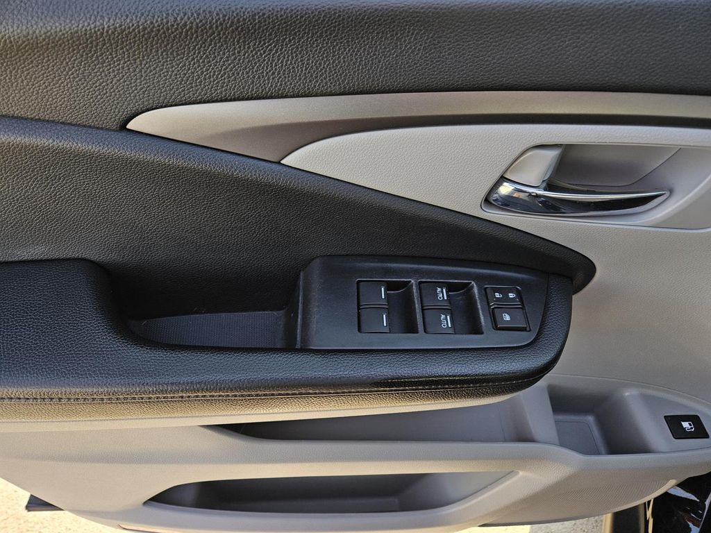 used 2020 Honda Pilot car, priced at $16,700