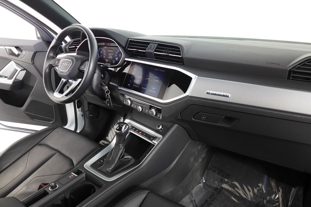 Thumbnail: 2022 Audi Q3 - 13