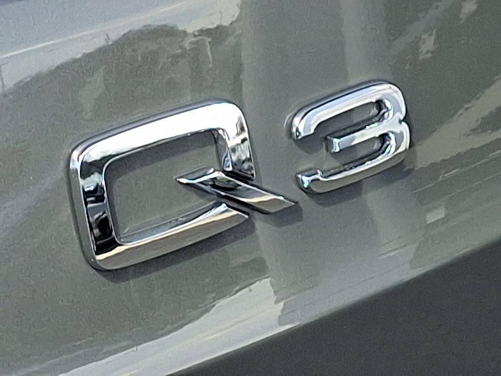 Thumbnail: 2025 Audi Q3 - 20