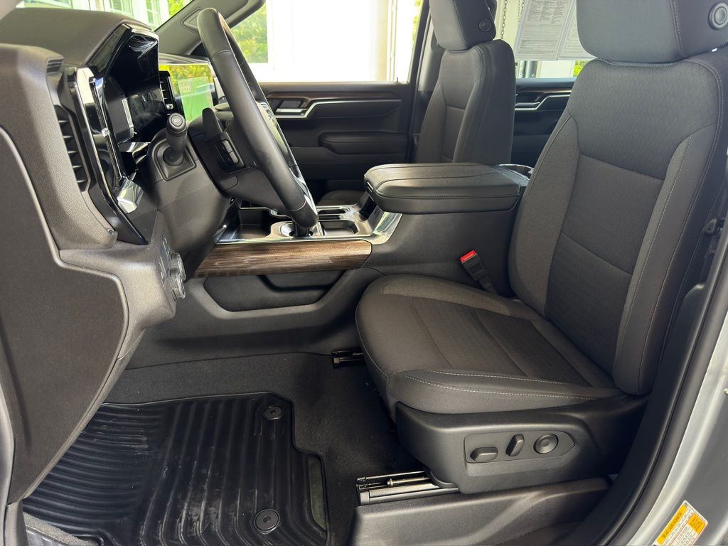 2025 Chevrolet Silverado 1500 LT - 10