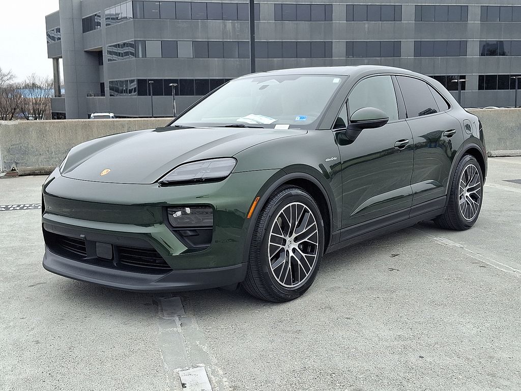 Thumbnail: 2026 Porsche Macan - 1