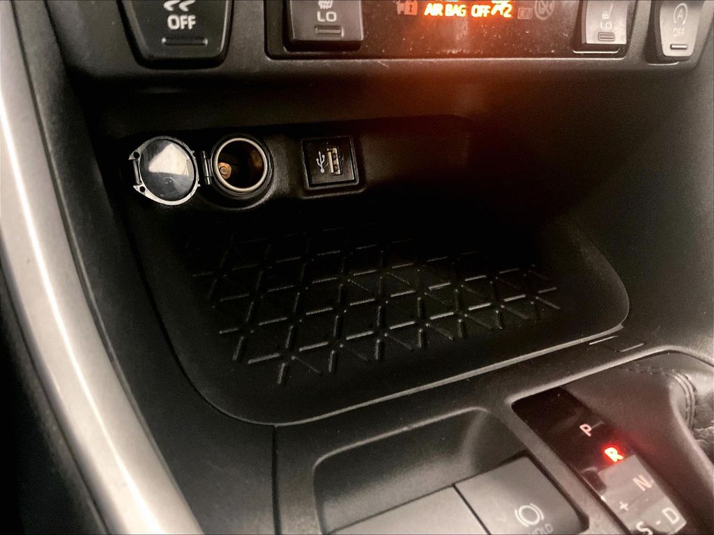 2024 Toyota RAV4 — photo 26