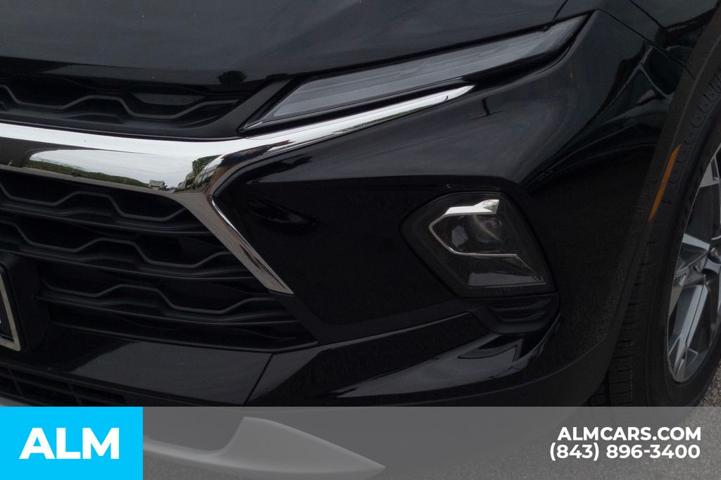 Used 2025 Black Chevrolet LT image 11