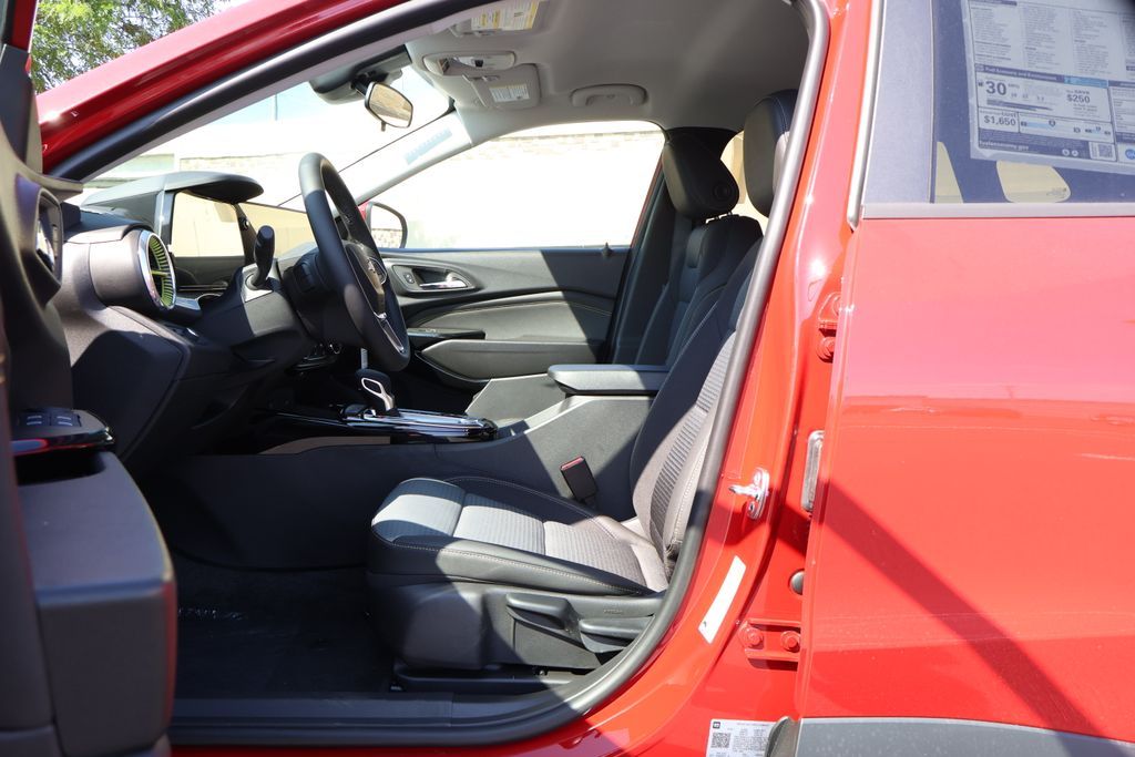 Thumbnail: 2026 Chevrolet Trax - 14