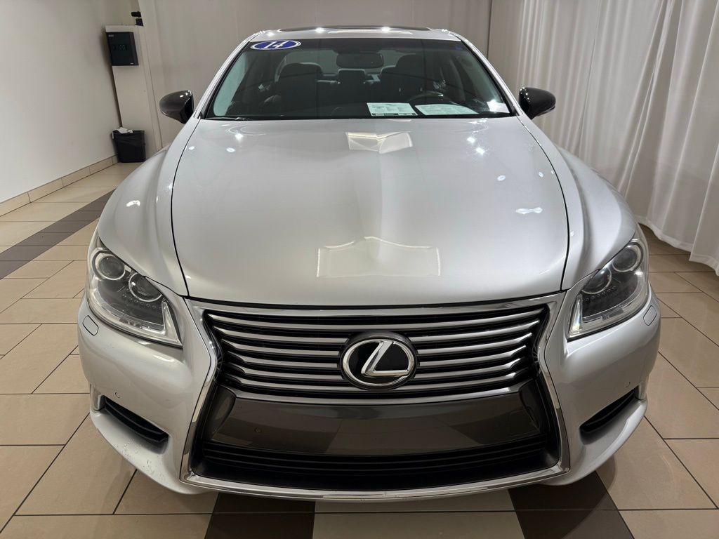 Thumbnail: 2014 Lexus LS - 8