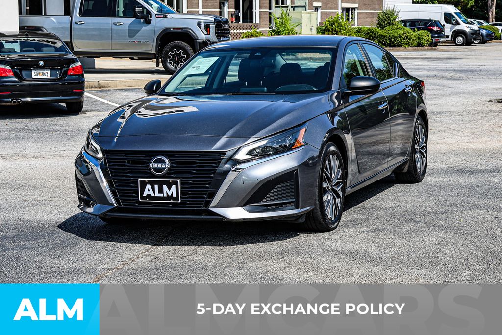 Used 2024 Gray Nissan 2.5 SV image 3