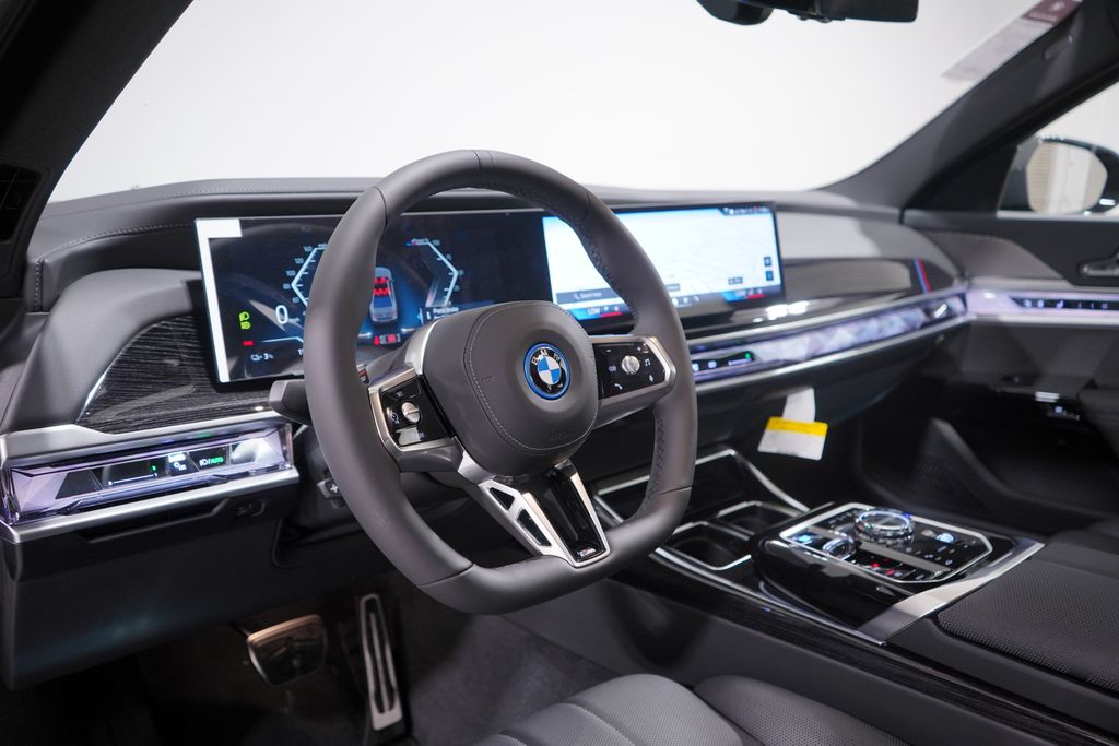Thumbnail: 2026 BMW i7 - 6
