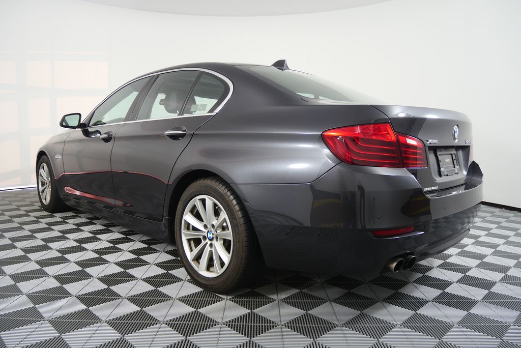 Thumbnail: 2016 BMW 5 Series - 5