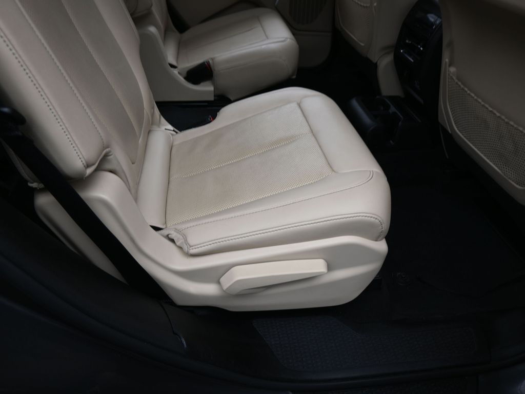 Used 2023 Baltic Gray Metallic Clearcoat Jeep Limited image 46