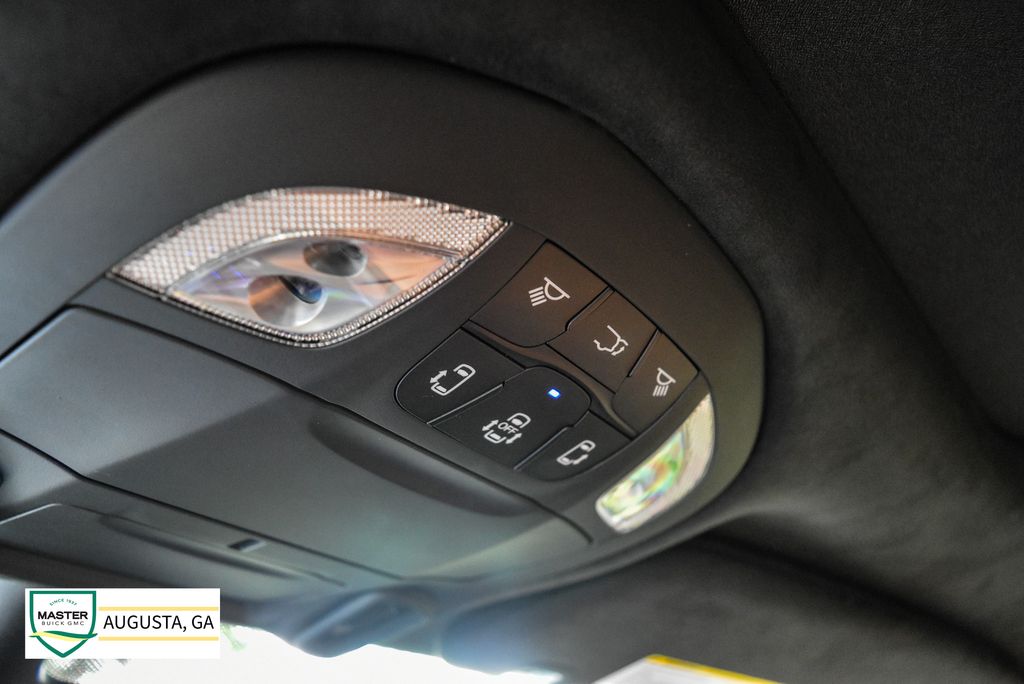Used 2025 Chrysler Pacifica Van