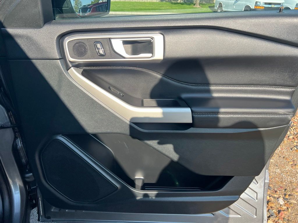 Used 2024 Ford Explorer SUV