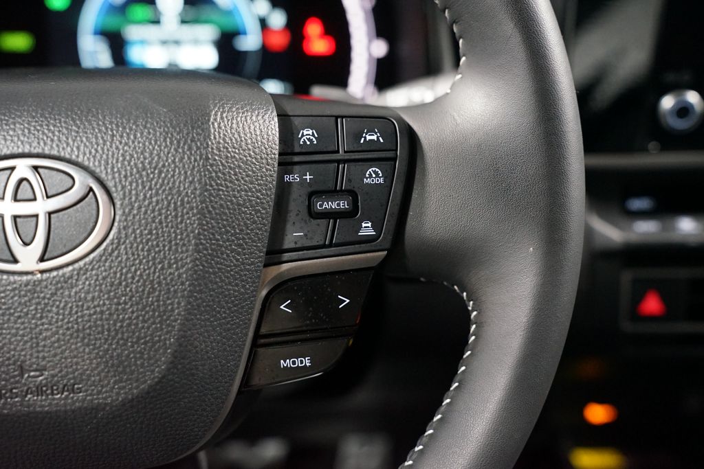 Thumbnail: 2025 Toyota Camry - 13